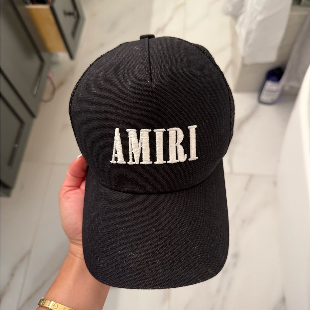 Amiri hat